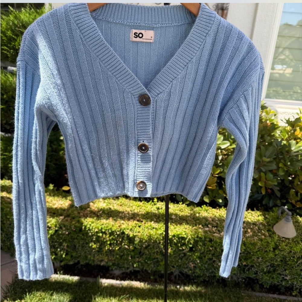 💙 SO Blue Cropped Cardigan w/ Big Buttons (Size M) 💙